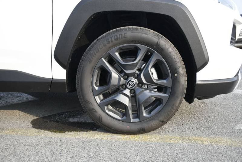 2025 Toyota RAV4 ADVENTURE thumbnail 8
