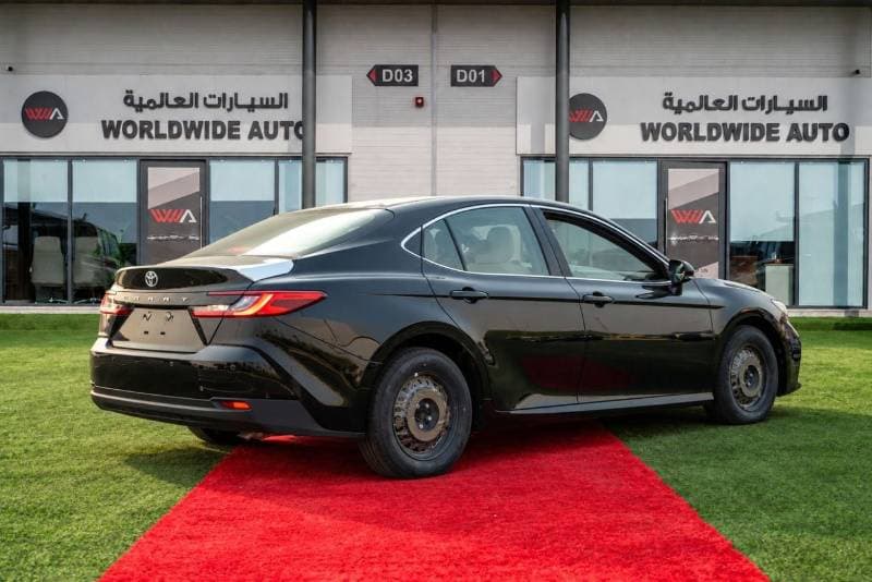 2026 Toyota Camry LE thumbnail 2