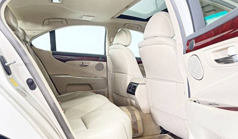 2011 Lexus LS460 LWB 5ST thumbnail 7