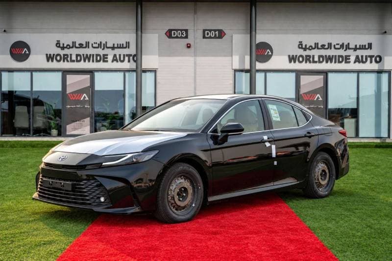 2026 Toyota Camry LE thumbnail 3