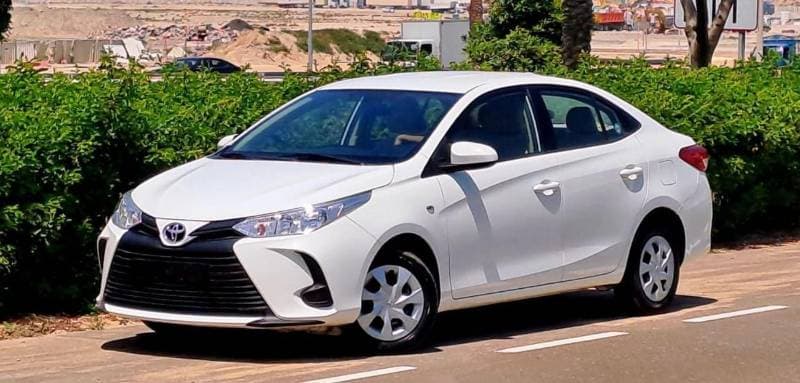 2021 Toyota Yaris Y thumbnail 2