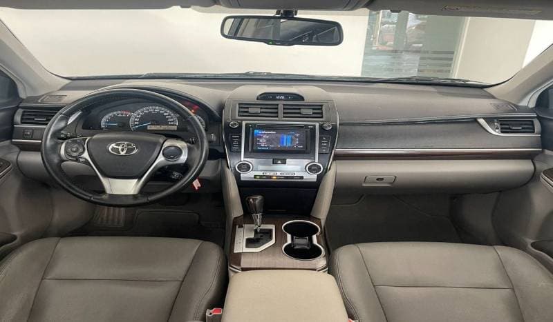 2012 Toyota Camry SE thumbnail 6