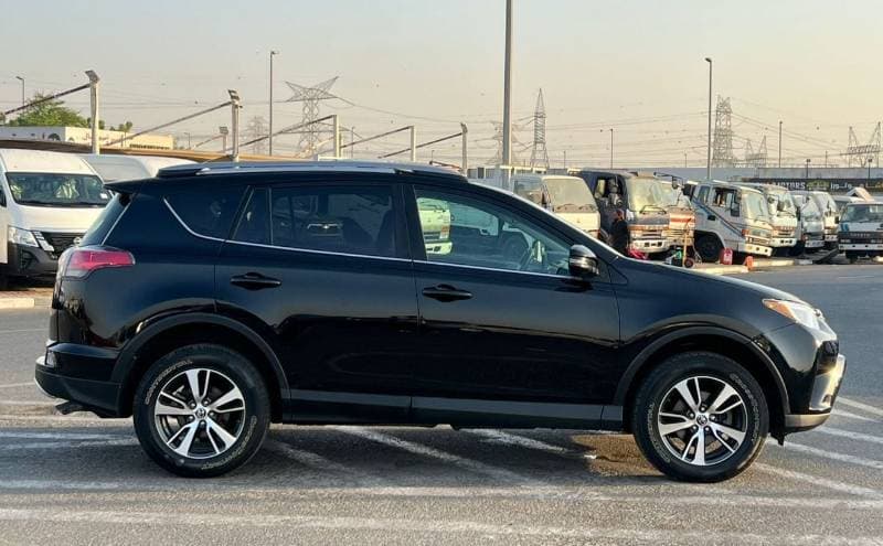 2018 Toyota RAV4 thumbnail 4