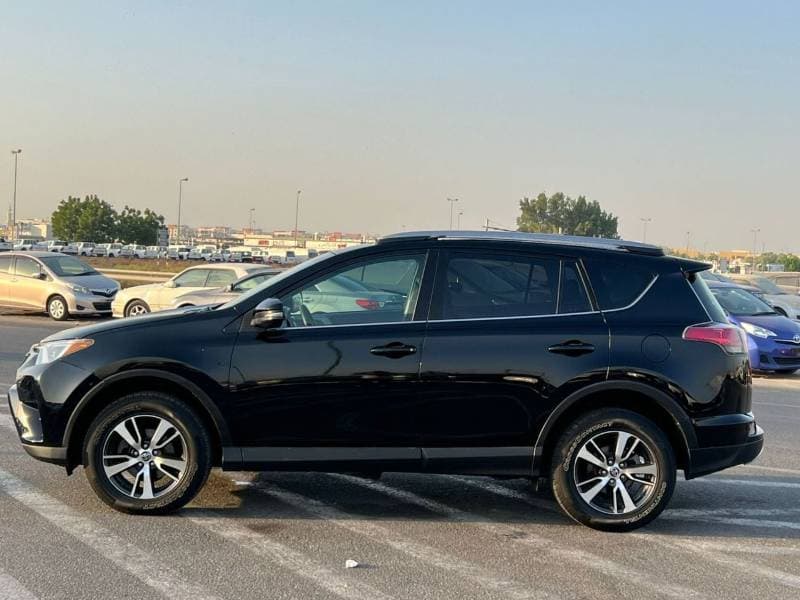 2018 Toyota RAV4 thumbnail 5