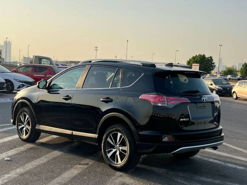 2018 Toyota RAV4 thumbnail 7