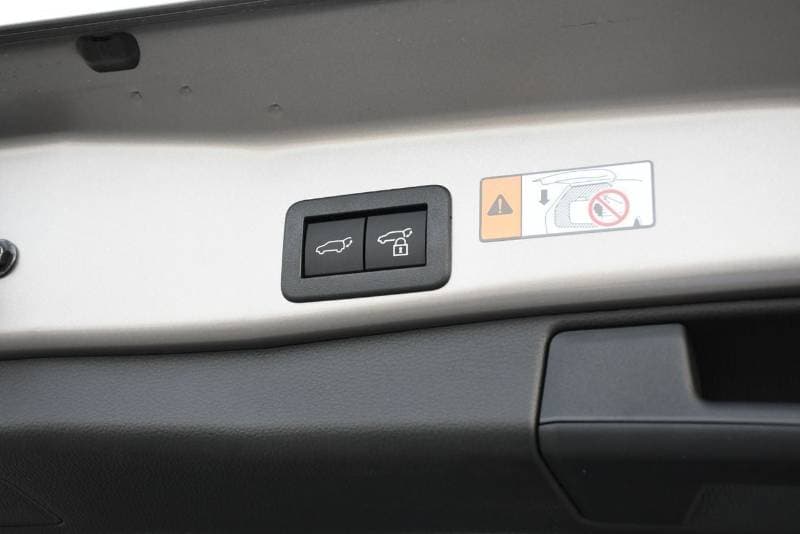2026 Toyota RAV4 XSE HEV thumbnail 7