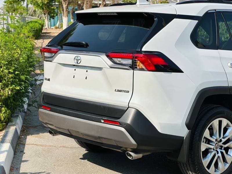 2024 Toyota RAV4 thumbnail 6