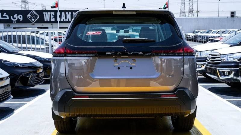 2026 Toyota RAV4 XLE thumbnail 6