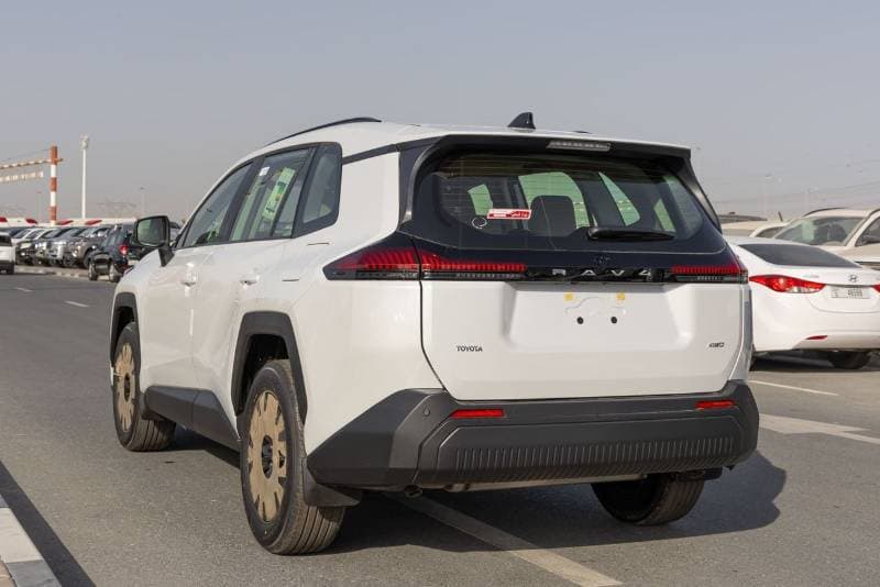 2026 Toyota RAV4 XLE thumbnail 6