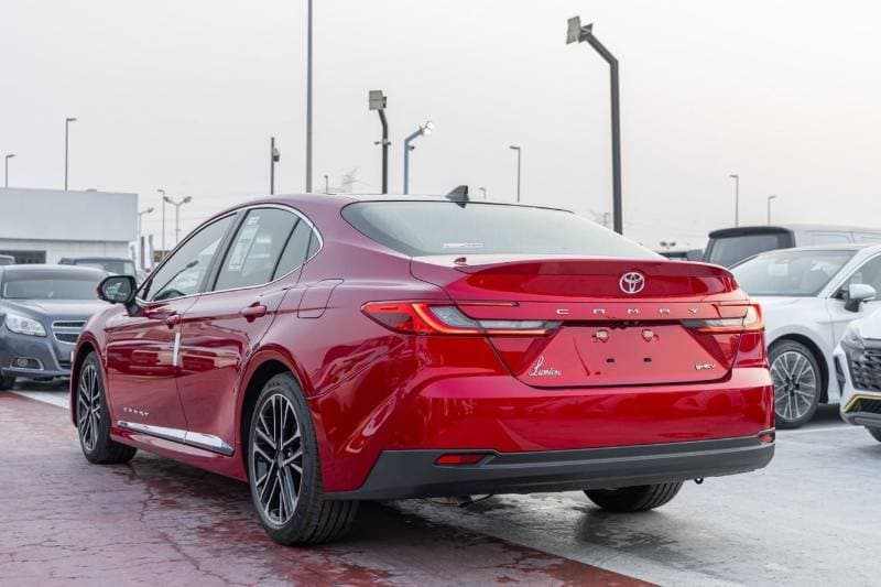 2026 Toyota Camry LUMIERE HEV thumbnail 6