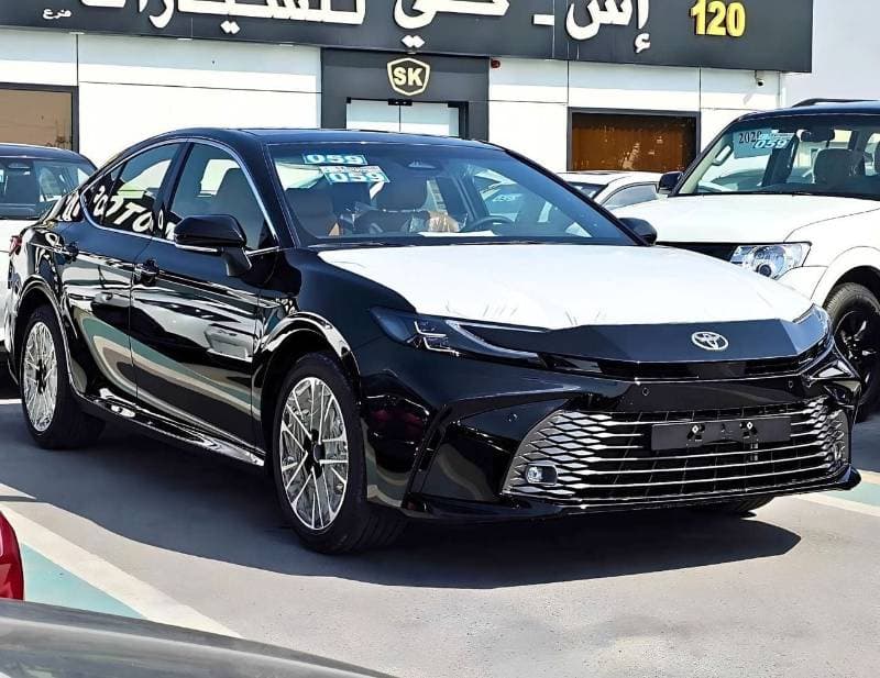 2026 Toyota Camry GLE thumbnail 2