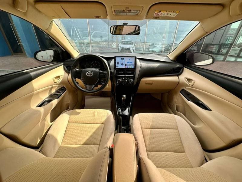 2021 Toyota Yaris E thumbnail 7