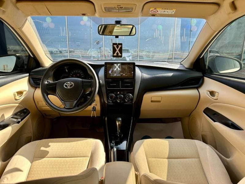 2021 Toyota Yaris E thumbnail 8