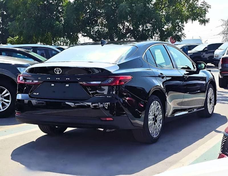 2026 Toyota Camry GLE thumbnail 4