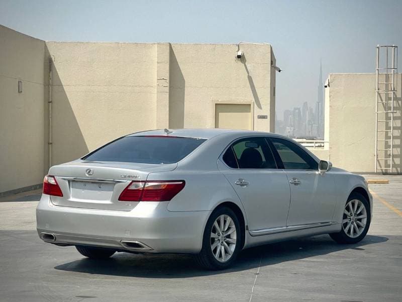 2012 Lexus LS460 PREMIER LWB thumbnail 4