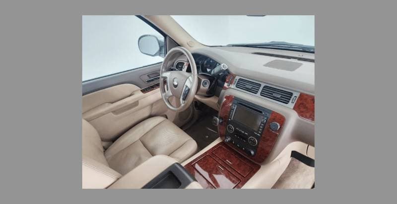 2010 Chevrolet Tahoe LTZ thumbnail 5