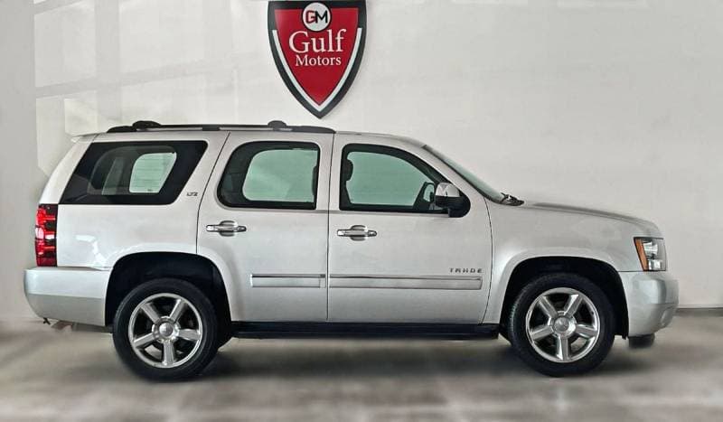 2014 Chevrolet Tahoe LTZ thumbnail 3