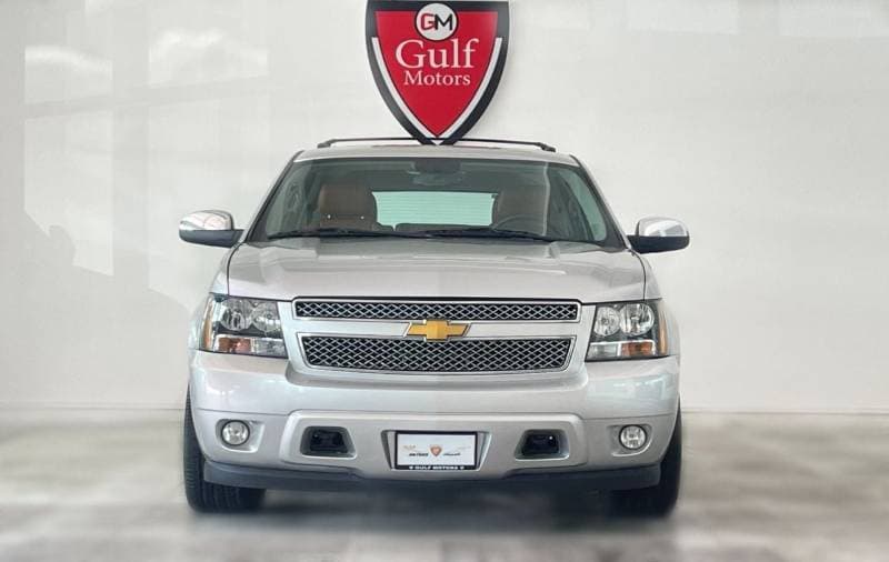 2014 Chevrolet Tahoe LTZ thumbnail 2