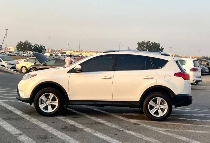 2014 Toyota RAV4 thumbnail 4
