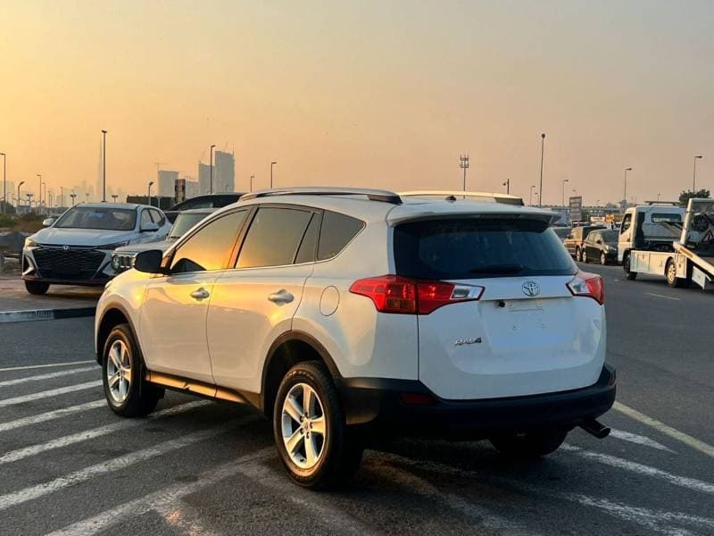 2014 Toyota RAV4 thumbnail 5