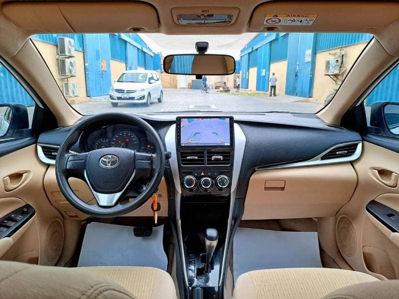 2020 Toyota Yaris SE thumbnail 8