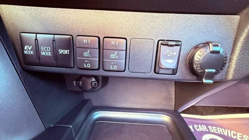 2018 Toyota RAV4 XLE thumbnail 7