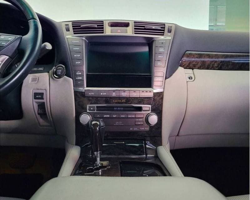 2012 Lexus LS460 PREMIER LWB thumbnail 7
