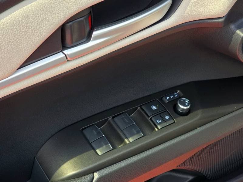2026 Toyota Camry GLE thumbnail 5