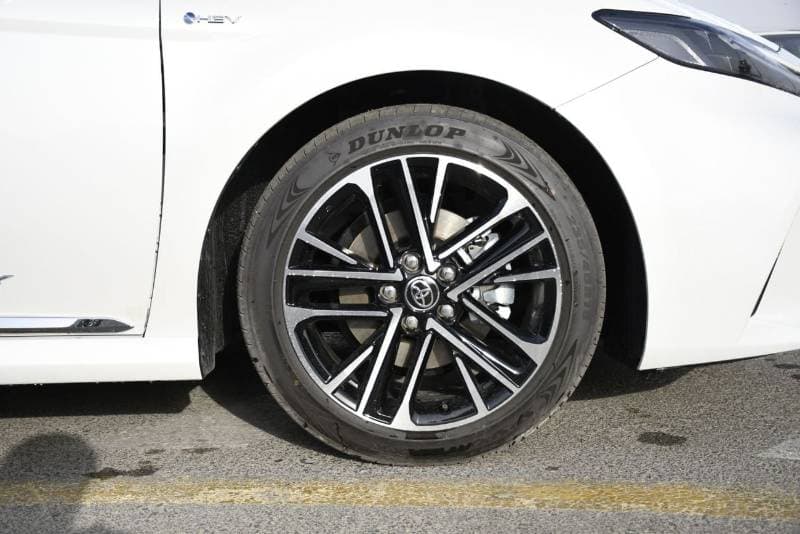 2026 Toyota Camry LUMIERE HEV thumbnail 5