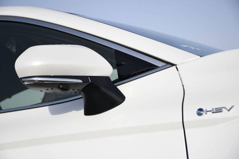 2026 Toyota Camry LUMIERE HEV thumbnail 6