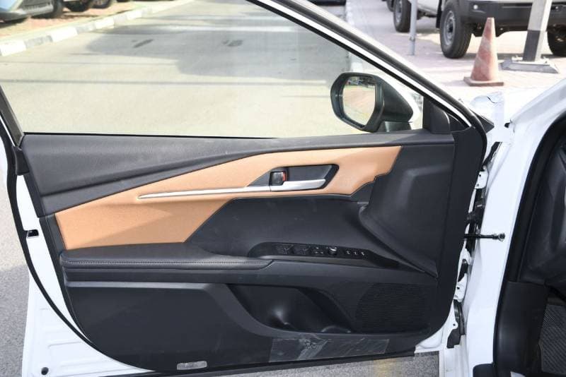 2026 Toyota Camry LUMIERE HEV thumbnail 7