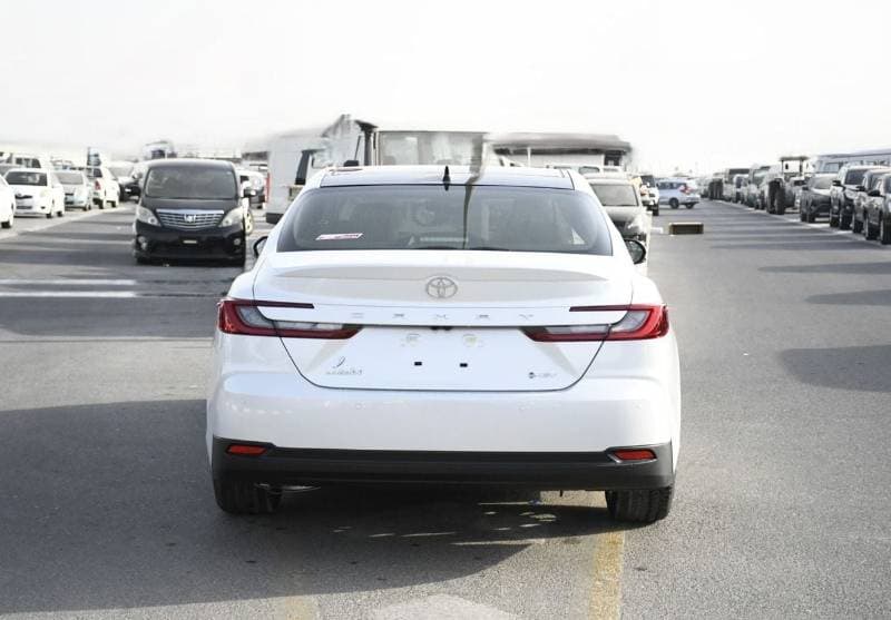 2026 Toyota Camry LUMIERE HEV thumbnail 2
