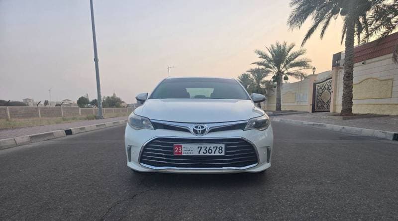 2017 Toyota Avalon LIMITED thumbnail 3