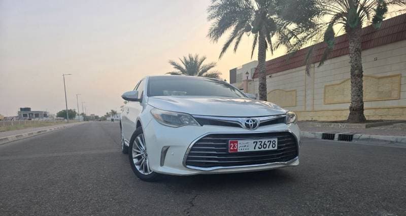 2017 Toyota Avalon LIMITED thumbnail 6