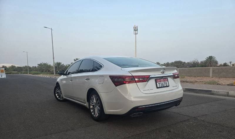 2017 Toyota Avalon LIMITED thumbnail 8