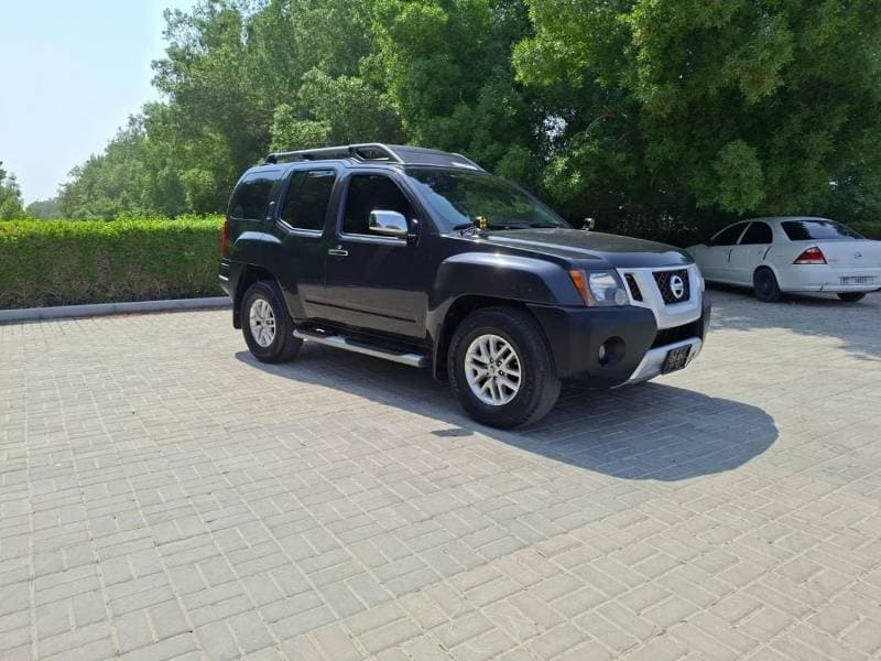 2015 Nissan X Terra S thumbnail 2