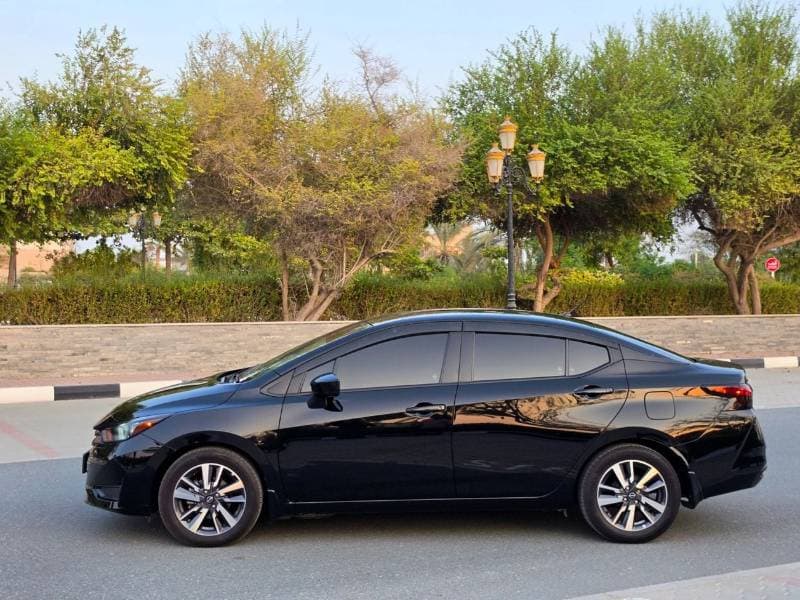 2024 Nissan Versa STANDARD thumbnail 4