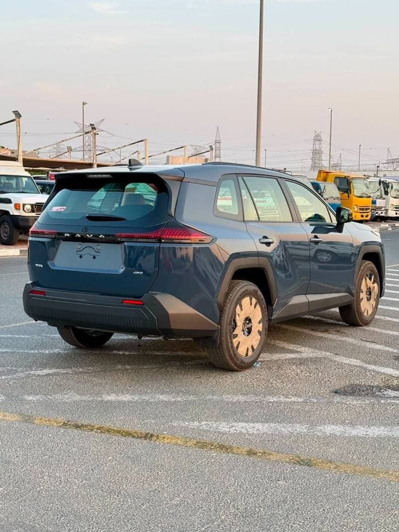 2026 Toyota RAV4 XLE thumbnail 5