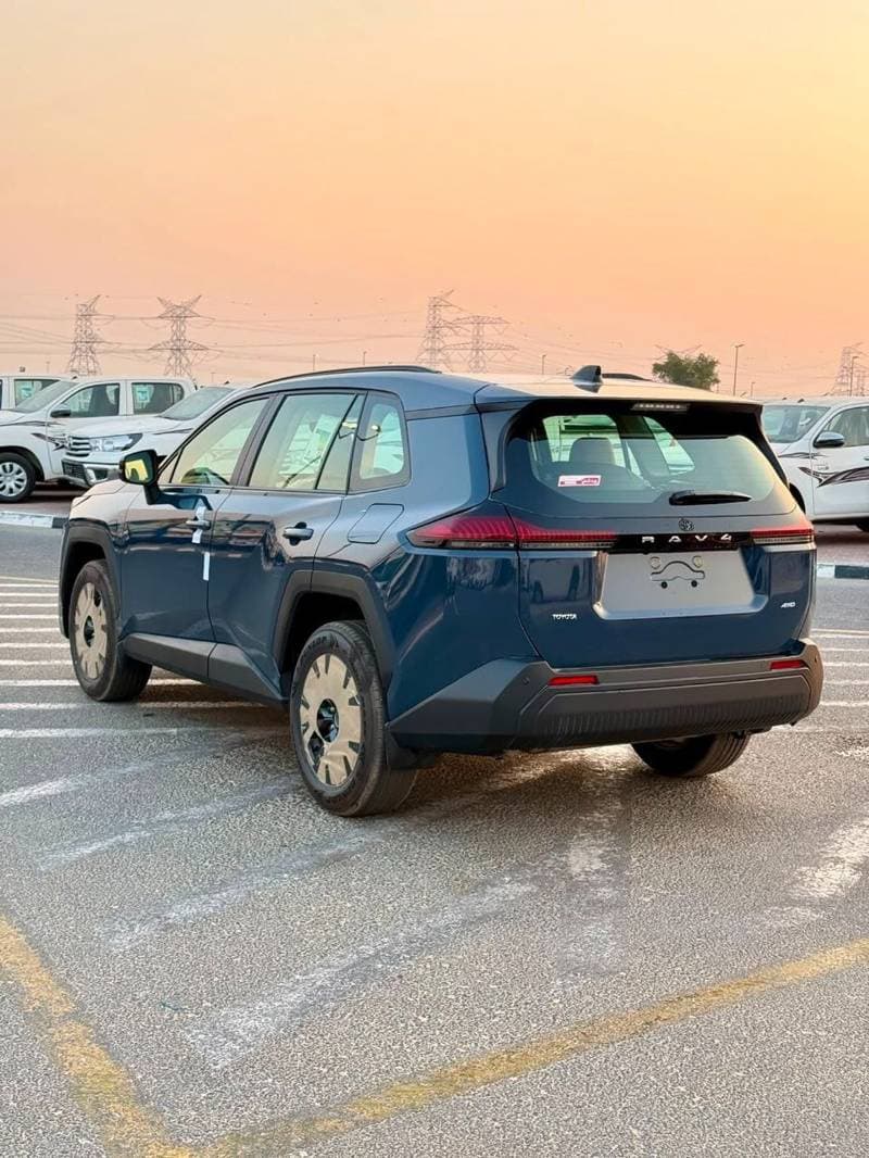 2026 Toyota RAV4 XLE thumbnail 4