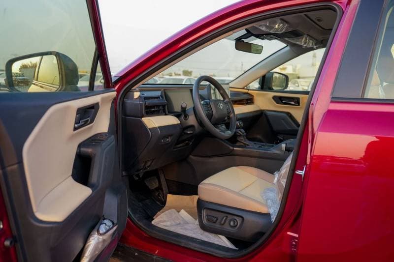 2026 Toyota RAV4 XLE thumbnail 8