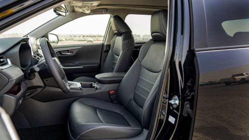 2024 Toyota RAV4 XLE thumbnail 7
