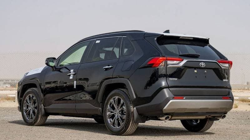2024 Toyota RAV4 XLE thumbnail 4