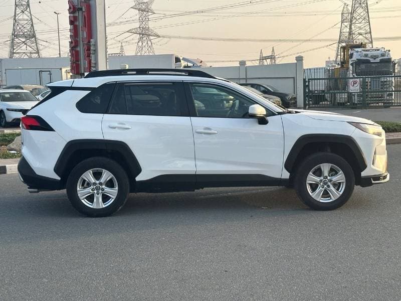 2024 Toyota RAV4 thumbnail 6