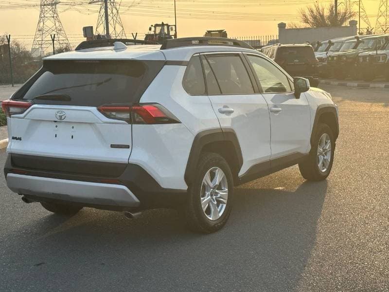 2024 Toyota RAV4 thumbnail 5