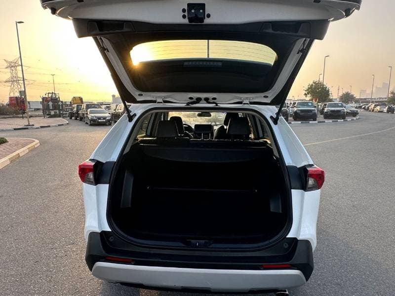 2024 Toyota RAV4 thumbnail 7