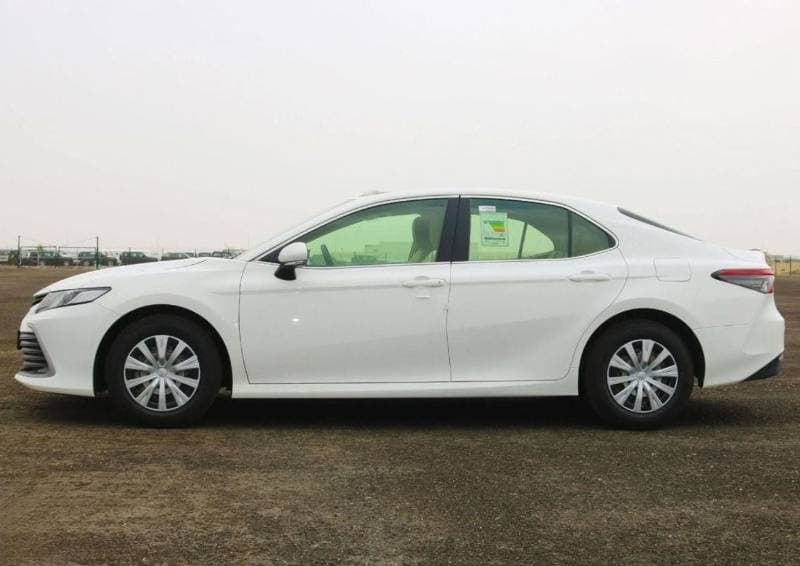 2024 Toyota Camry LE thumbnail 6