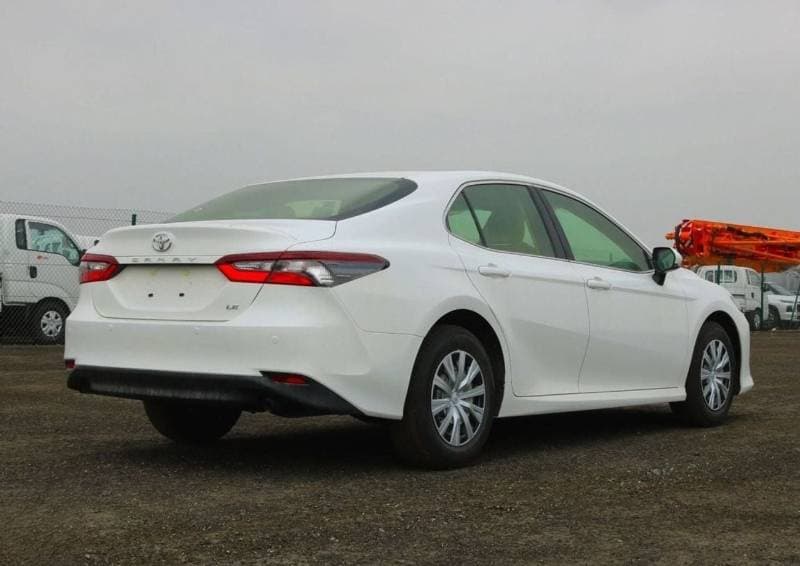 2024 Toyota Camry LE thumbnail 4