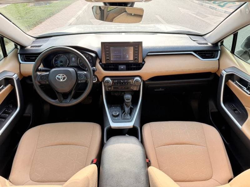 2022 Toyota RAV4 XLE HEV thumbnail 5