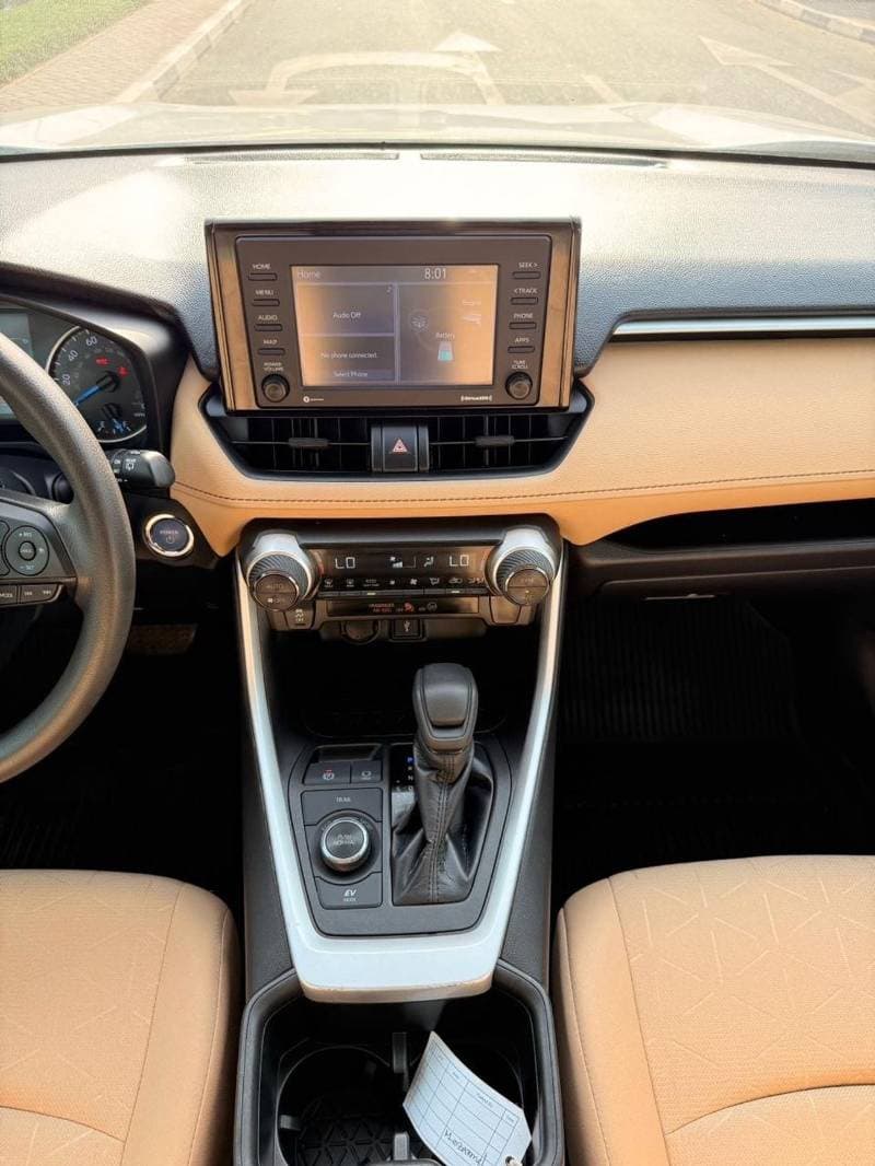 2022 Toyota RAV4 XLE HEV thumbnail 8