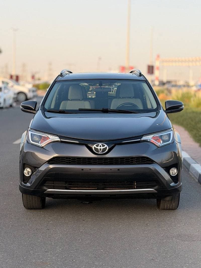 2016 Toyota RAV4 EXR thumbnail 2